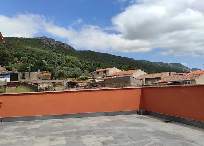 La Colmena Del Geoparque Casa rural Navatrasierra