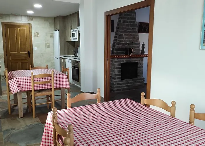 La Colmena Del Geoparque Casa rural Navatrasierra